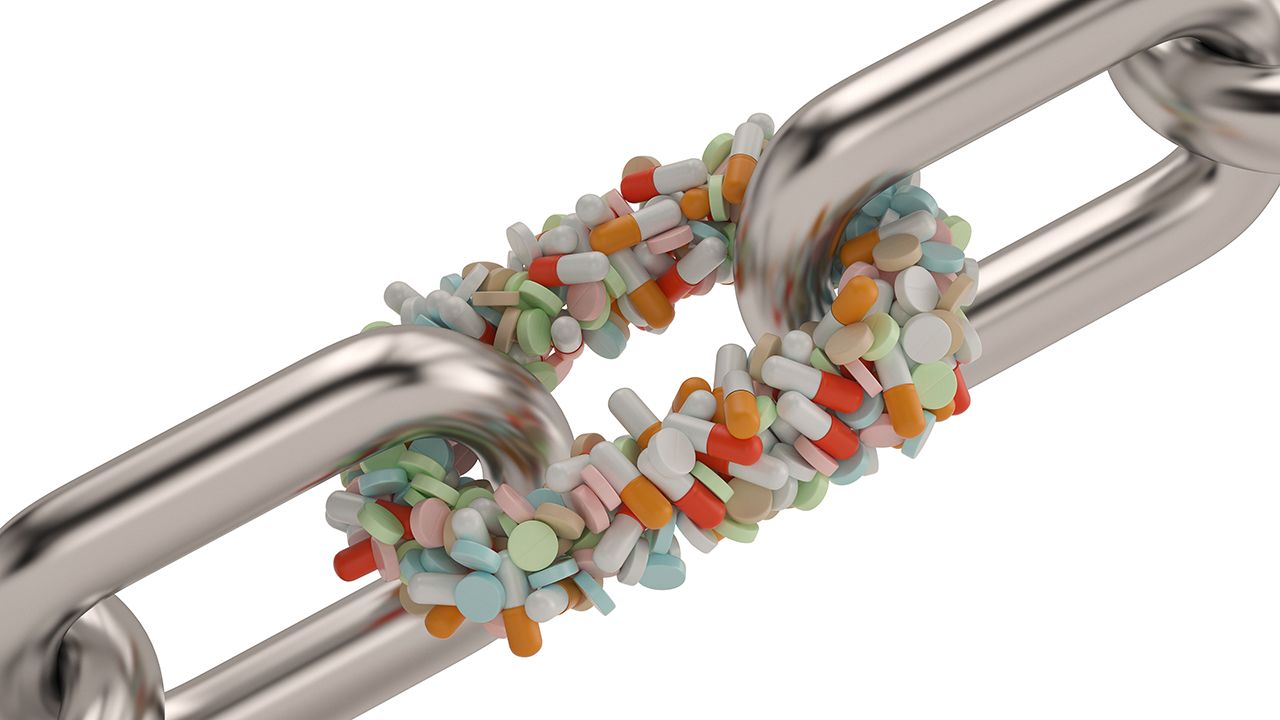 Securing the Pharmaceutical Supply Chain with Full Traceability